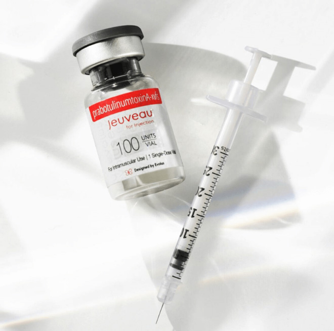 jeuveau vial and syringe